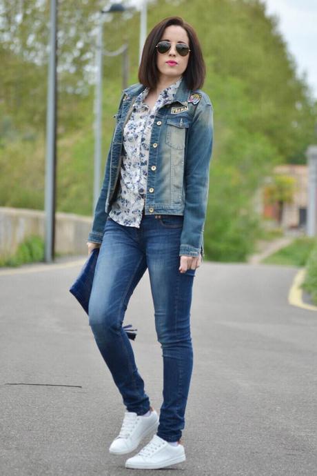 DENIM + CAMISA ESTAMPADA