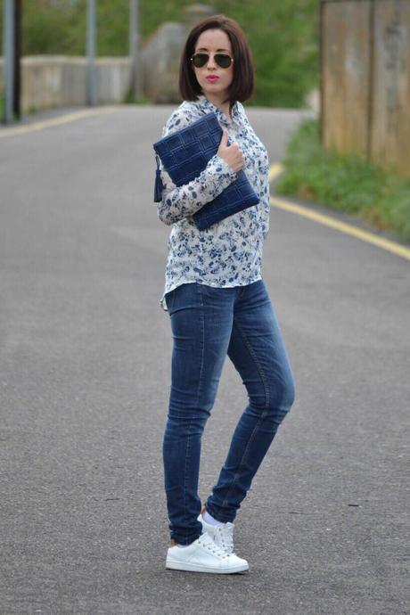 DENIM + CAMISA ESTAMPADA