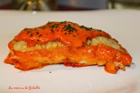 Lomo de bacalao en salsa de piquillo maridada con Blume verdejo