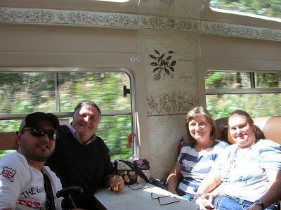 Conversando con Juan Andrés Tren al Machu Picchu, Perú, La vuelta al mundo de Asun y Ricardo, round the world, mundoporlibre.com