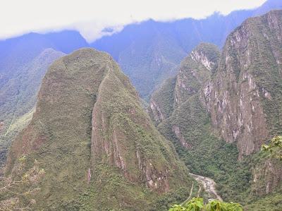 Paisaje subiendo al Macchu Pichu, Perú Paisaje en Machu Picchu, Perú, La vuelta al mundo de Asun y Ricardo, round the world, mundoporlibre.com