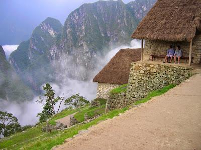 Niebla en el  Machu Picchu, Perú, La vuelta al mundo de Asun y Ricardo, round the world, mundoporlibre.com