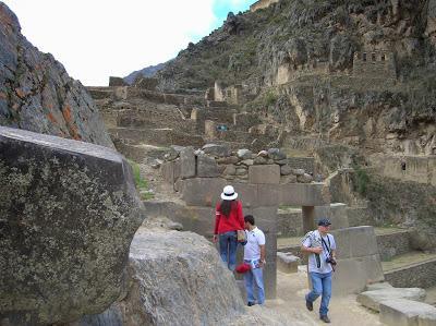 Puerta Monumental en el Templo de las 1O ventanas,Ollantaytambo (Perú) Templo de las diez ventanas, Ollantaytambo, Perú, La vuelta al mundo de Asun y Ricardo, round the world, mundoporlibre.com