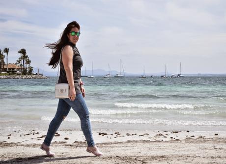 Mirrored sunnies, plastic shoes