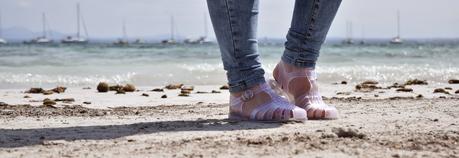 Mirrored sunnies, plastic shoes