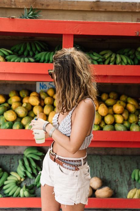 Crochet_Top-Levis_Vintage-Espadrilles-Revolve_Clothing-Maje_Belt-Outfit-Hawai-Kauai-Collage_Vintage-17