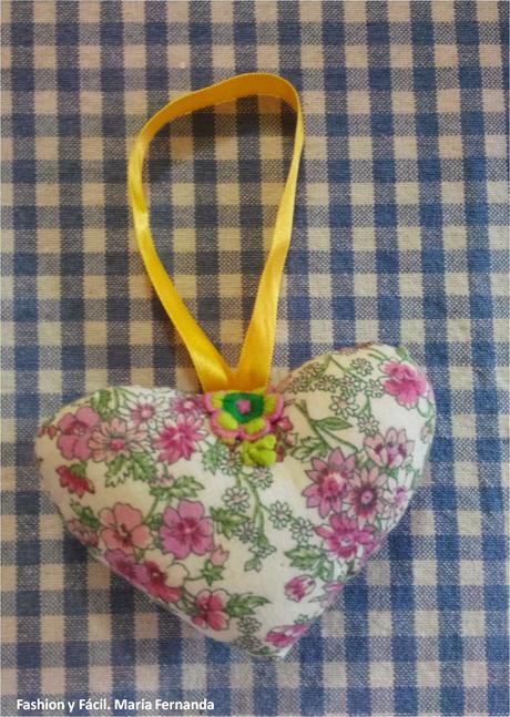 Alfiletero corazón para regalar en el día de las madres DIY (A stuffed heart for mother´s day Eco DIY)