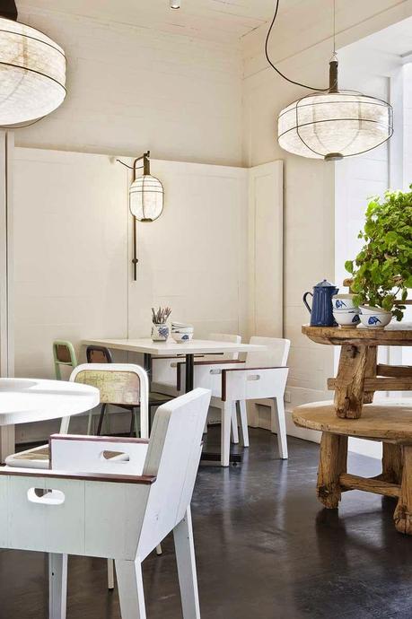 Combinación de estilos en este restaurante y local de té en Australia