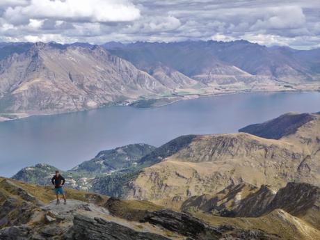 SENDERISMO EN LA ZONA DE QUEENSTOWN: BEN LOMOND EN VERANO