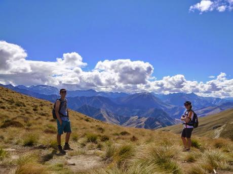 SENDERISMO EN LA ZONA DE QUEENSTOWN: BEN LOMOND EN VERANO