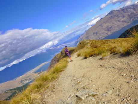 SENDERISMO EN LA ZONA DE QUEENSTOWN: BEN LOMOND EN VERANO