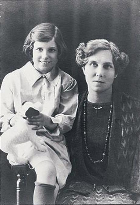 Doris Lessing con su madre