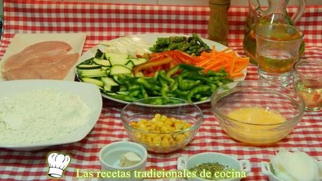 TARTALETAS DE PAN RELLENAS DE VERDURAS Y POLLO