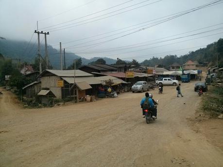 Una calle cualquiera en Laos