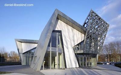 Residencia moderna de metal y madera vanguardista - Villa Libeskind