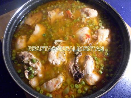 GUISO DE POLLO CON FIDEOS