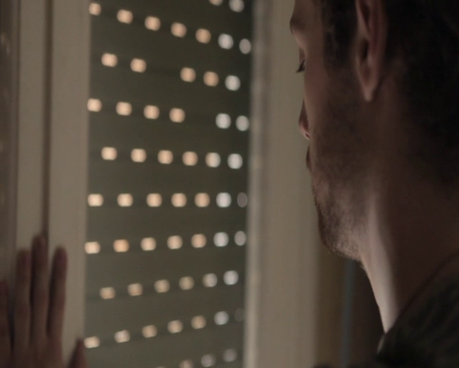 To agori troei to fagito tou pouliou - 2012