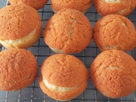 BOCADITOS DE PASTA CHOUX CON CRAQUELIN RELLENOS DE TRUFA