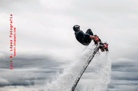 Salón Náutico de Laredo: Exhibición de Flyboard