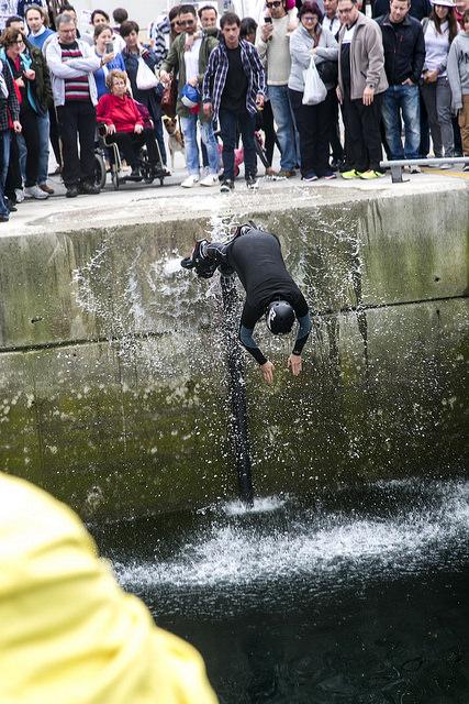Exhibición de flyboard en Laredo