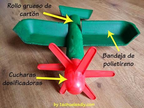 Manualidades DIY con niños: Avión de juguete con material reciclado