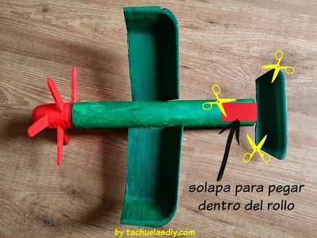 Manualidades DIY con niños: Avión de juguete con material reciclado