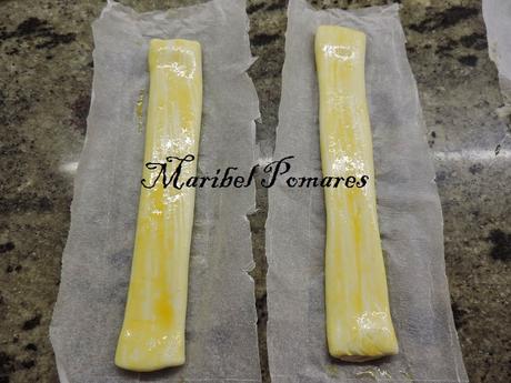 Cañas de hojaldre y nutella.