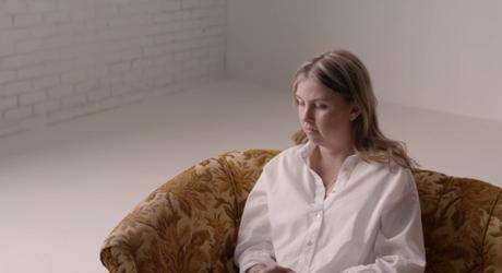 Dove pregunta a tres mujeres ciegas sobre la belleza en su nuevo spot en Suecia