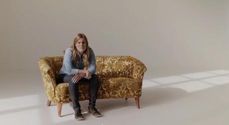 Dove pregunta a tres mujeres ciegas sobre la belleza en su nuevo spot en Suecia