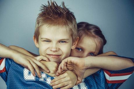10 errores que fomentan los celos entre hermanos
