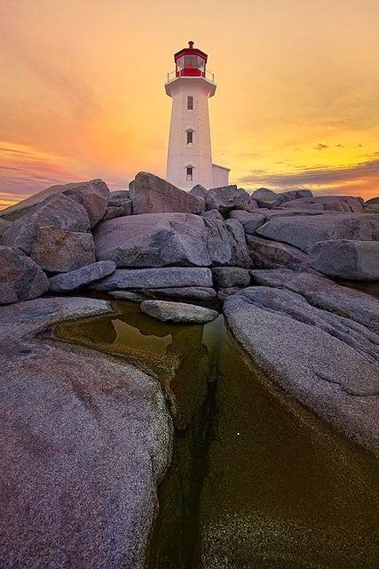 Peggys Point Lighthouse