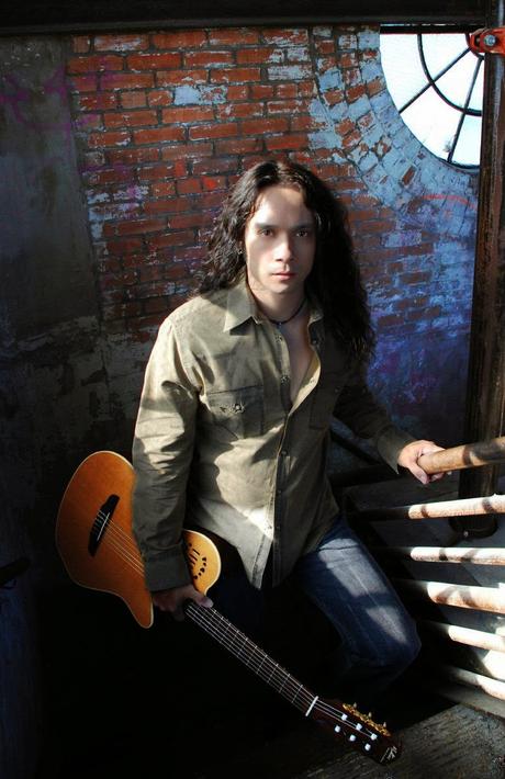 Russ Hewitt-Bajo el Sol