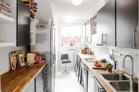 PAREDES DECORADAS Y ESTILO NÓRDICO CONTEMPORÁNEO CON TONOS NEUTROS