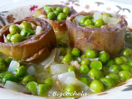 ALCAUCILES CON CHÍCHAROS: ALCACHOFAS CON GUISANTES