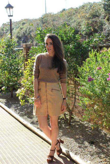 Suede 70s skirt Image and video hosting by TinyPic