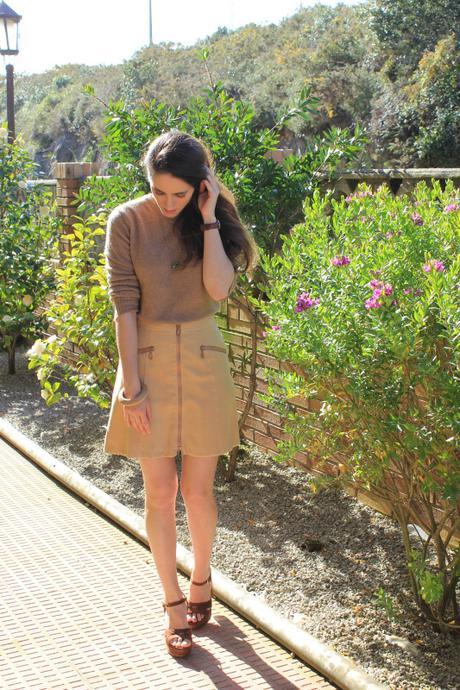 Suede 70s skirt Image and video hosting by TinyPic