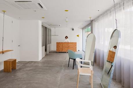 Una peluquería reducida a su mínima expresión, diseño interior en Japón.