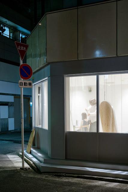 Una peluquería reducida a su mínima expresión, diseño interior en Japón.