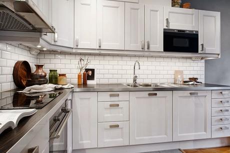 UNA CASA EN TONOS GRISES Y BLANCOS CON MUCHO ENCANTO