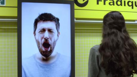 Una marca de café crea una “epidemia de bostezos” en un metro de Brasil