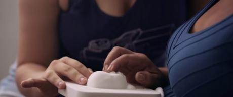 Huggies imprime ecografías en 3D para que mujeres ciegas puedan sentir a sus futuros bebés