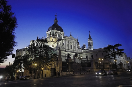 Postal de la Semana: La Almudena de noche