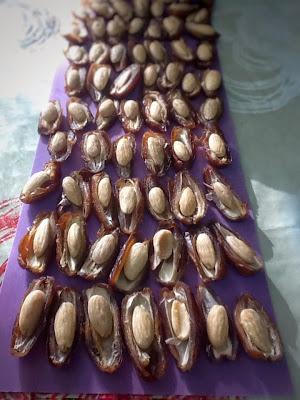 ALFAJORES RELLENOS DE DÁTILES Y ALMENDRA