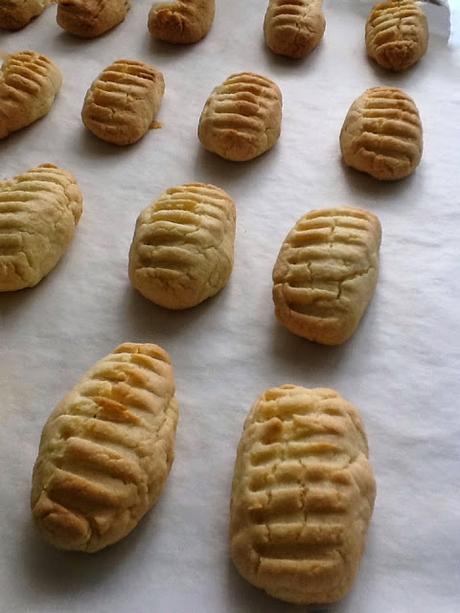 ALFAJORES RELLENOS DE DÁTILES Y ALMENDRA