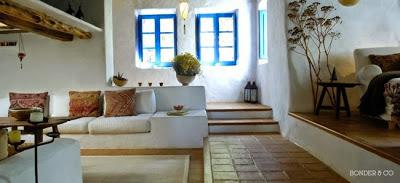 Casona Rustica en Azul y Blanco
