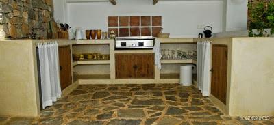 Casona Rustica en Azul y Blanco