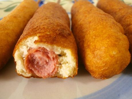 BANDERILLAS DE SALCHICHA O CORNDOGS