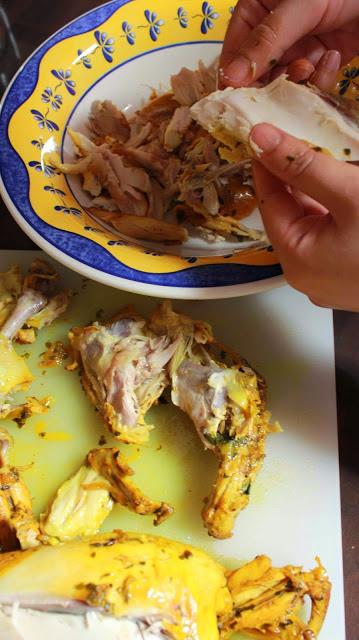 Pastela o bastila marroquí con pollo y almendras بسطيلة بالدجاج واللوز