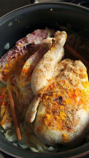 Pastela o bastila marroquí con pollo y almendras بسطيلة بالدجاج واللوز