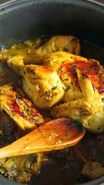 Pastela o bastila marroquí con pollo y almendras بسطيلة بالدجاج واللوز